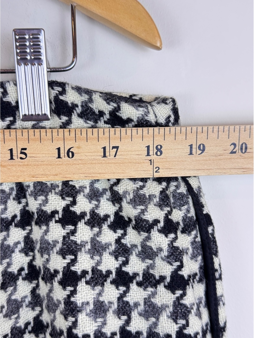 Boden British Tweed by Moon Houndstooth Wool Faux Wrap Skirt US 14L Buckle - Picture 9 of 10